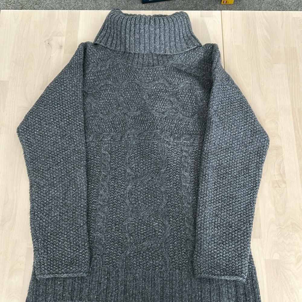 EUC Eddie Bauer turtleneck sweater, dark gray, L